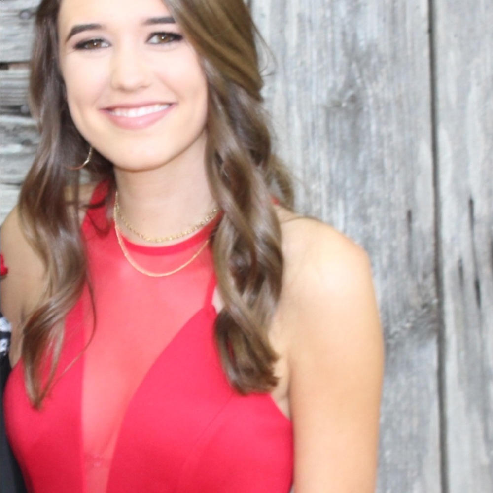 Red dress - Picture 5 of 5